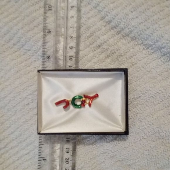 JOY Christmas Lapel Pin Vintage - Picture 7 of 8